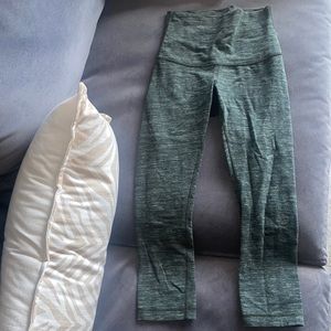 Cropped Lululemon Leggings